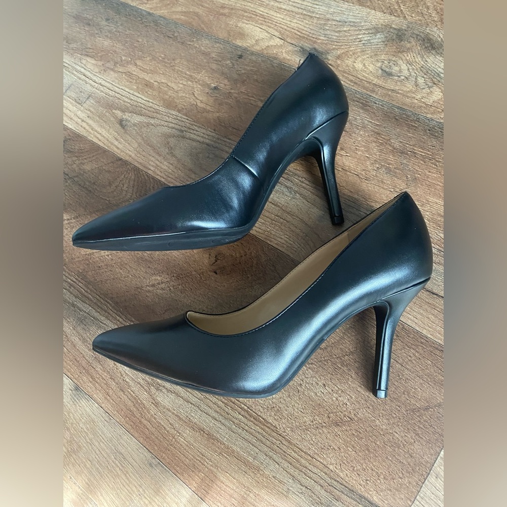 Nine West Black Leather Stilletos